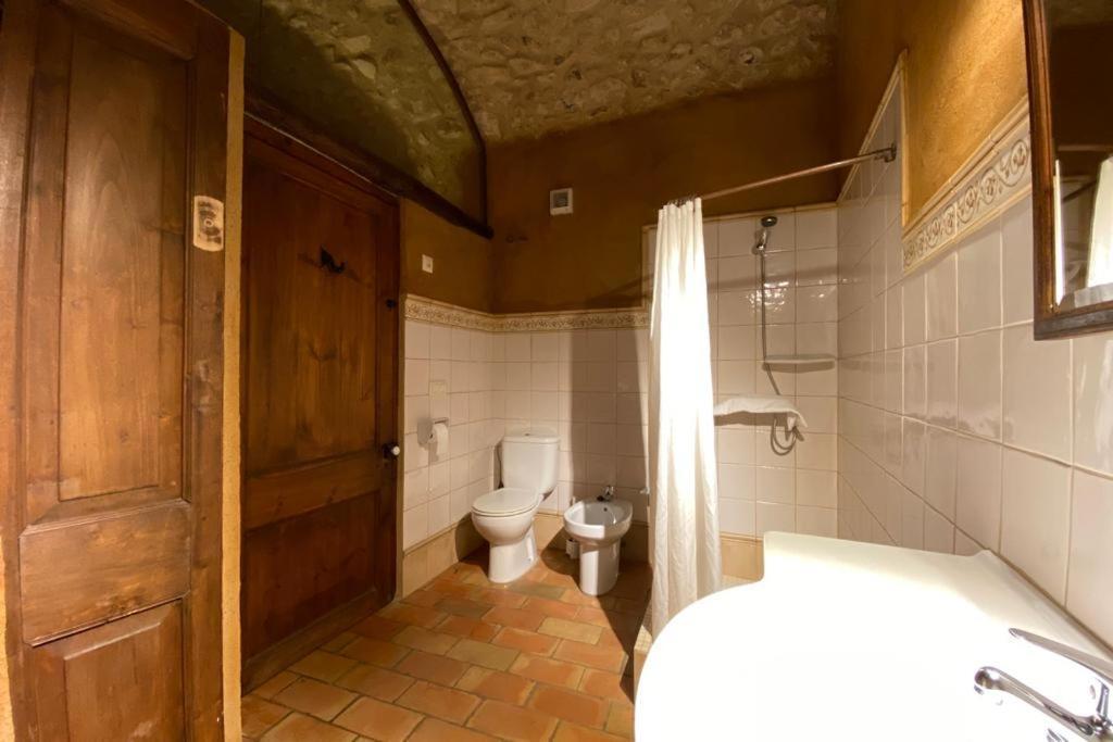 Gasthaus Mas Roquet Maçanet de Cabrenys Exterior foto